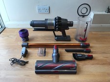 Dyson V11 Outsize - The Bigger